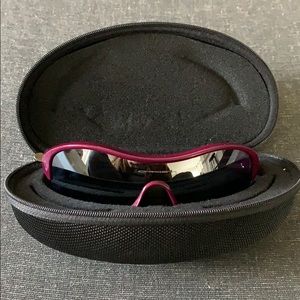 Oakely Enduring Edge Sport Women’s Sunglasses